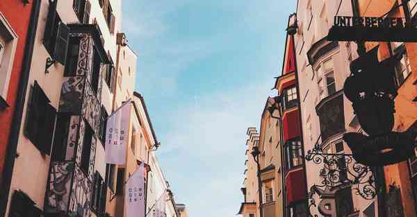 制作视频背景图软件_制作视频背景音乐太短怎么办