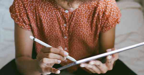 怎么制作宣传名片_怎么制作宣传视频和图片结合