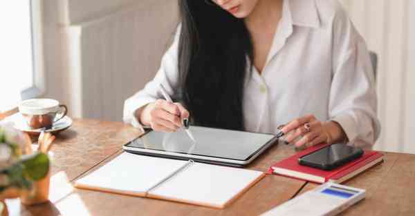 宣传片开头如何突出电影主题