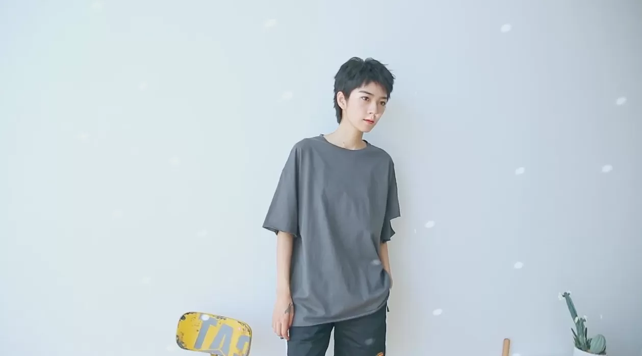 短袖女产品展示视频
